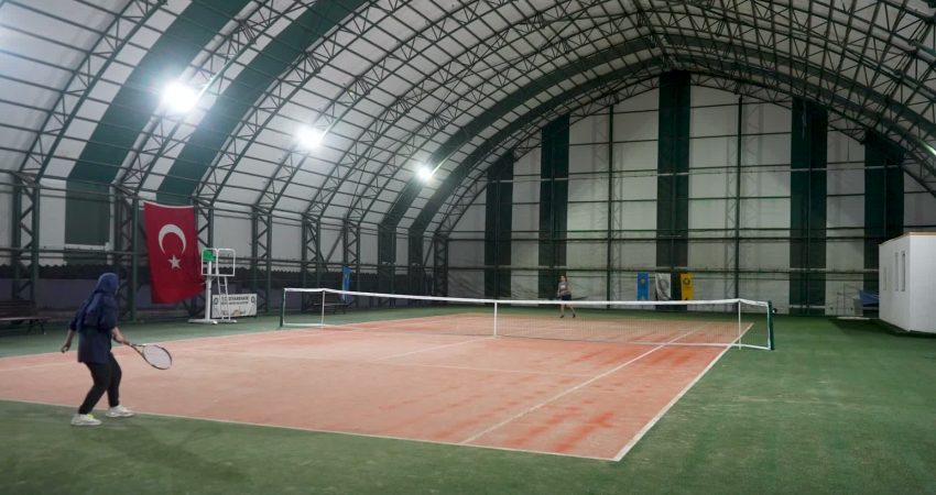 Amed Cup Tenis Turnuvası’nda 354 sporcu korta çıktı Diyarbakır Büyükşehir Belediyesi'nin düzenlediği 16. Amed Cup Tenis Turnuvası, 354