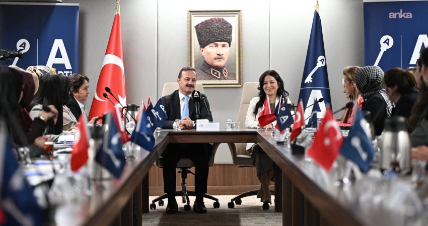 Anahtar Parti Kadın Kolları İl Başkanları Toplantısı, parti genel merkezinde
