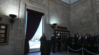 Ankara Barosu Başkanlığı'na seçilen Elçin Özge Şimşek Çağlayan ve yeni