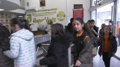 Ankara Büyükşehir Belediyesi, 100. Yıl Gençlik Kütüphanesi’nde ilkokul öğrencilerini "Genç