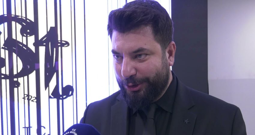 Ankara Büyükşehir Belediyesi Şehir Tiyatroları yeni sezonu “3 Jokerli Konken” ile açtı Ankara Büyükşehir Belediyesi Şehir Tiyatroları, 2026-2027 sanat sezonunu "3 Jokerli