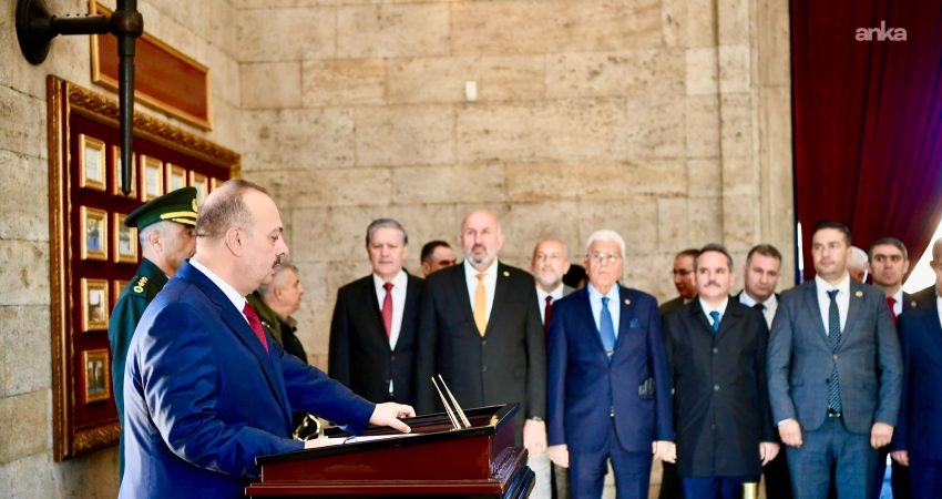 Ankara Valisi Yakup Canbolat, 19 Ekim Muhtarlar Günü dolayısıyla Anıtkabir'i