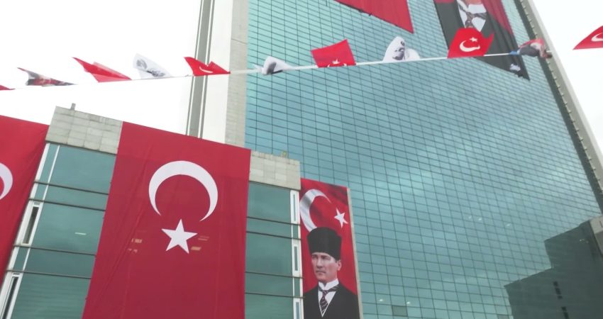 Ankara’da Cumhuriyet coşkusu kentin dört bir yanına yayıldı Başkent, Cumhuriyet Bayramı’nı kentin dört bir yanında düzenlenen etkinliklerle kutladı.