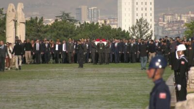 Ankara Valisi Yakup Canbolat başkanlığındaki heyet, Ankara'nın başkent oluşunun 103'üncü yılı