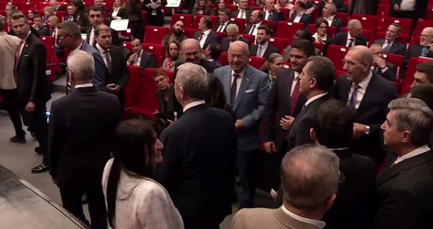Ankara’nın Başkent oluşunun 103’üncü yılı… Mansur Yavaş: Ankara’nın hikâyesi, sıradan bir başkentlik hikâyesi değildir ABB Başkanı Mansur Yavaş, Ankara'nın Başkent oluşunun 103'üncü yıl dönümü dolayısıyla
