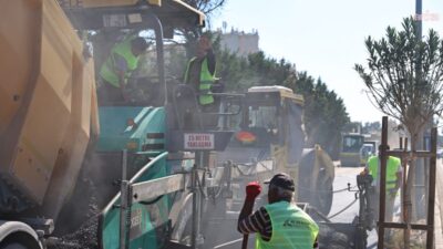 Antalya Büyükşehir Belediyesi, Yaşar Sobutay Bulvarı’nda toplam 4 kilometrelik güzergahta