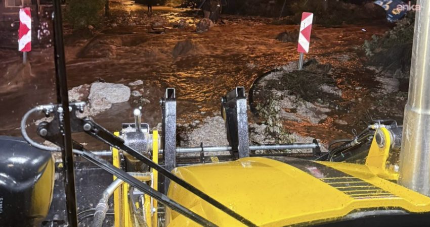 Antalya’da şiddetli yağışın ardından su baskınları ve hasarların yaşandığı ilçelerde