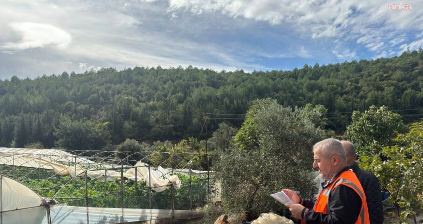 Antalya Büyükşehir Belediyesi, kent genelinde etkili olan sağanağın ardından 478