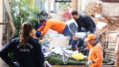 Antalya Büyükşehir Belediyesi, tarihi Balbey Mahallesi'nde hurdacı ve atık toplayıcılarına