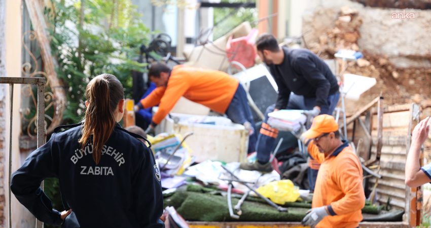 Antalya Büyükşehir Belediyesi, tarihi Balbey Mahallesi'nde hurdacı ve atık toplayıcılarına