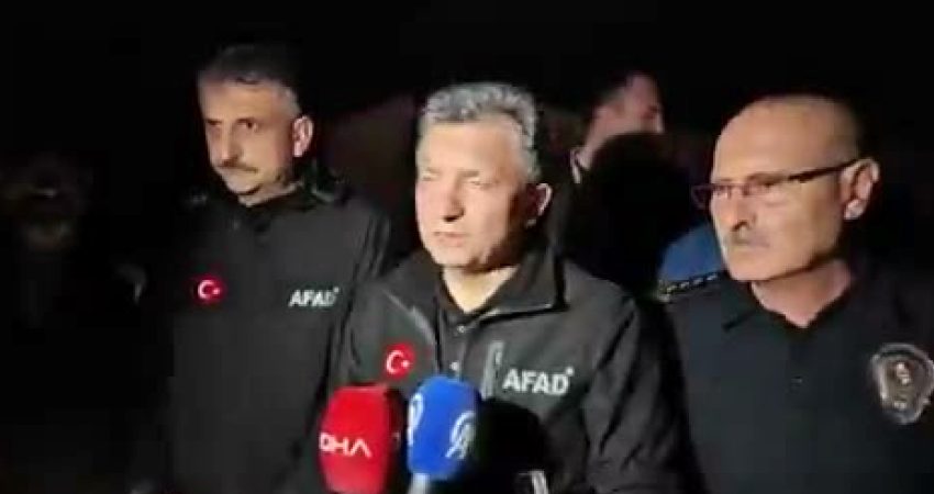 Antalya'nın Kepez ilçesinde meydana gelen hortumda iki konteynerin parçalanması sonucu
