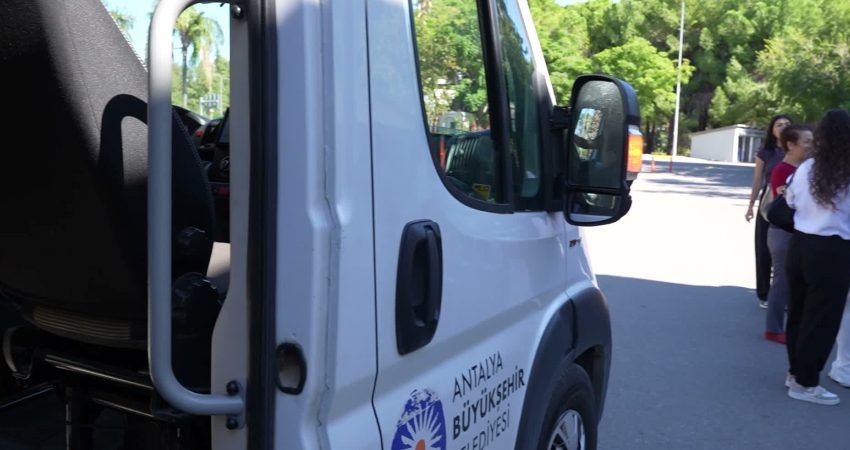 Antalya Büyükşehir Belediyesi, Akdeniz Üniversitesi iş birliğiyle üniversite öğrencilerinin kentin