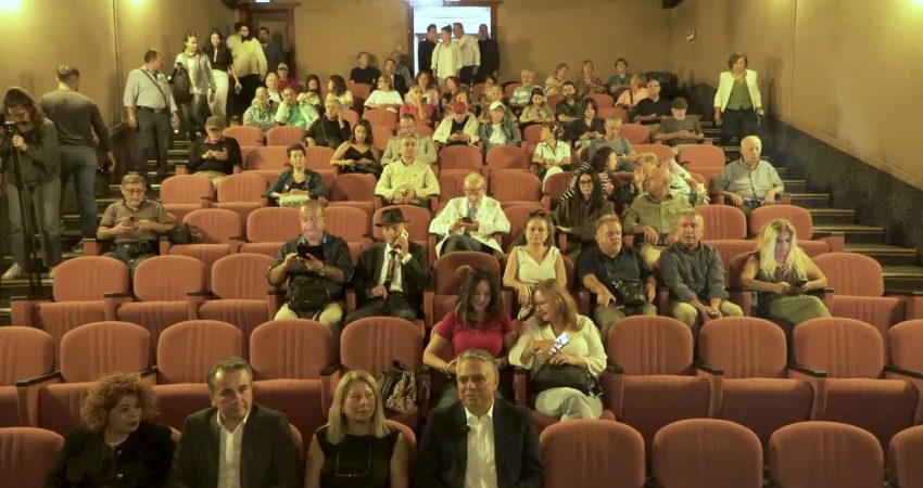 Muratpaşa Belediyesi’nin katkılarıyla yayımlanan “Sarpedon’dan Keykubad’a Bir Zamanlar Antalya” kitabından