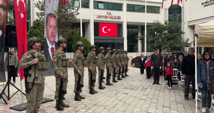 Artvin'de, Cumhuriyeti’nin ilanının 103’üncü yıl dönümü kutlandı.