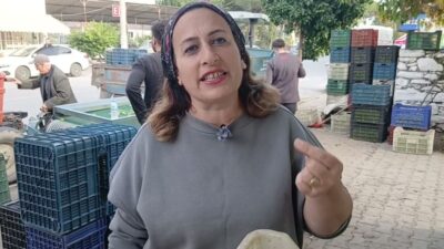 Aydın’ın Karacasu ilçesinde tüccar Gülsüm Bilir, zeytin fiyatlarının geçen sezona