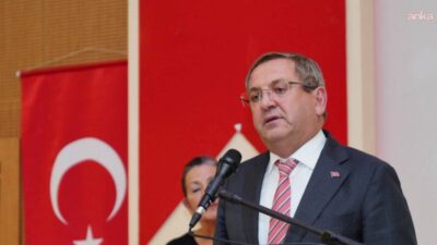 ADD Ayvalık Şubesi tarafından düzenlenen gecede konuşan Belediye Başkanı Mesut