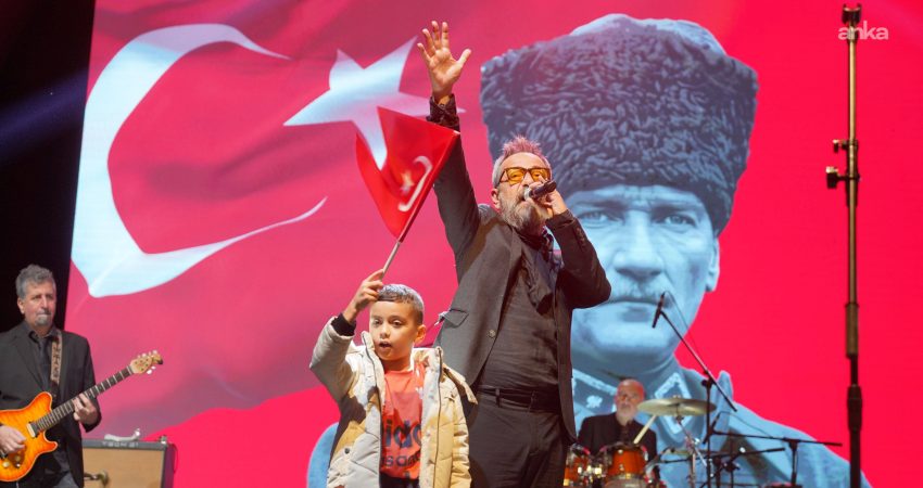 Ayvalık’ta, Cumhuriyet Bayramı coşkusu ile 21. Uluslararası Ayvalık Zeytin Hasat