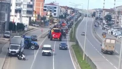 Samsun’un Bafra ilçesinde yaklaşık 600 traktör ve biçerdöverle konvoy oluşturan