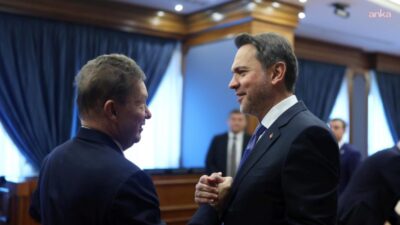 Enerji ve Tabii Kaynaklar Bakanı Alparslan Bayraktar, Moskova'da Gazprom Başkanı