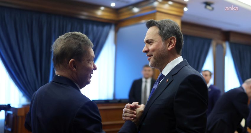 Enerji ve Tabii Kaynaklar Bakanı Alparslan Bayraktar, Moskova'da Gazprom Başkanı