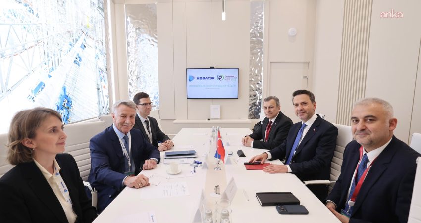 Enerji ve Tabii Kaynaklar Bakanı Alparslan Bayraktar, Rusya Enerji Haftası