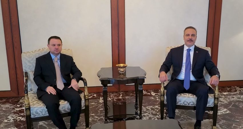 Bakan Fidan, Bakan Gürlek ile bir araya geldi Dışişleri Bakanı Hakan Fidan, Adalet Bakanı Akın Gürlek ile görüştü.