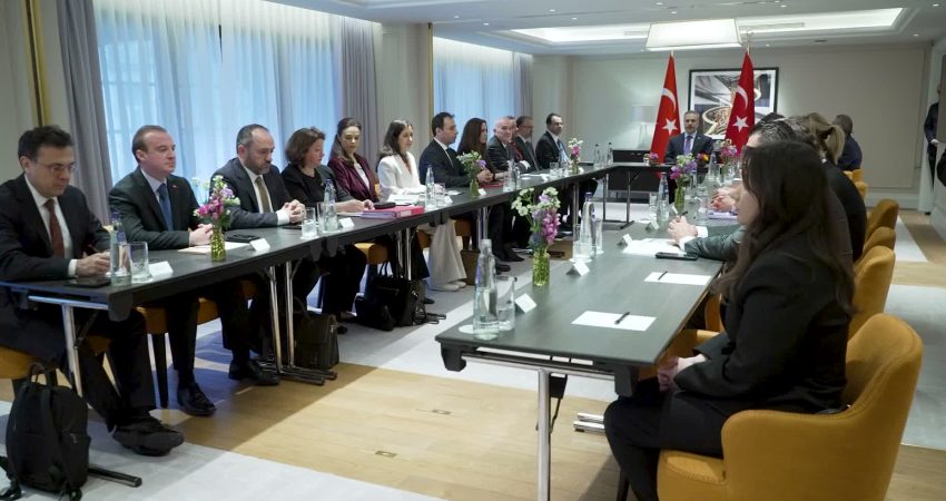 Dışişleri Bakanı Hakan Fidan, Brüksel'de iş dünyası ve sivil toplum
