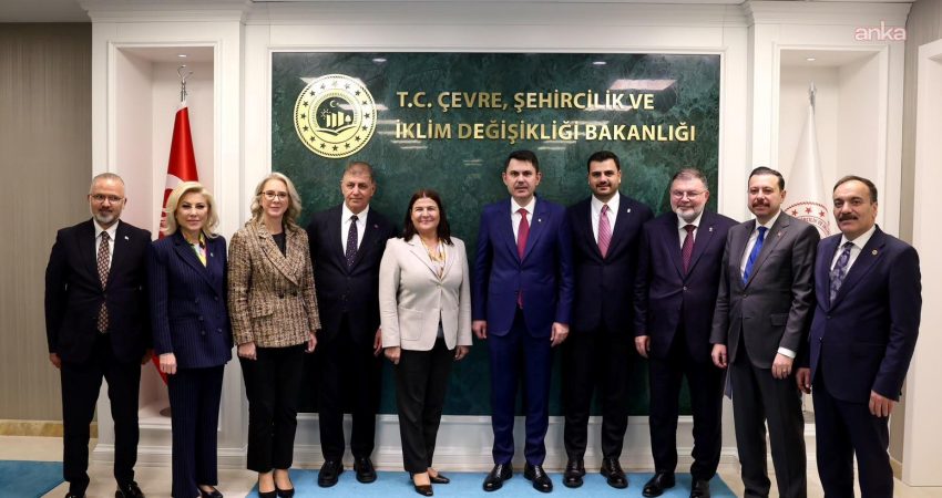 İzmir Büyükşehir Belediye Başkanı Cemil Tugay, AK Parti Genel Sekreteri
