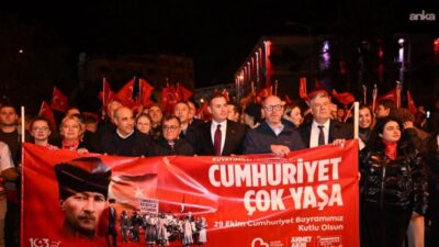 Balıkesir Büyükşehir Belediyesi, 29 Ekim Cumhuriyet Bayramı'nı halk koşusu, fener