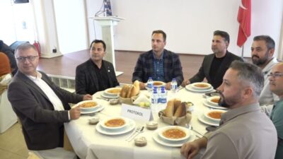 Bornova Belediye Başkanı Ömer Eşki, 3. Sanayi Sitesi’nin gelenekselleşen sofra