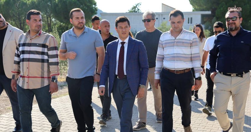 Marmaris Belediye Başkanı Acar Ünlü, "Mahalle Sohbetleri" buluşmaları kapsamında Hisarönü'nde