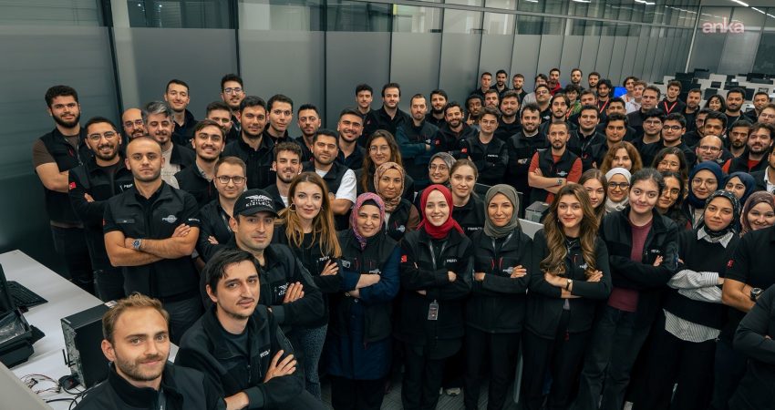 Baykar Yönetim Kurulu Başkanı Selçuk Bayraktar: FRG-100D4 uydusu yörüngeye yerleşti Baykar Yönetim Kurulu Başkanı Selçuk Bayraktar, Fergani tarafından geliştirilen FRG-100D4