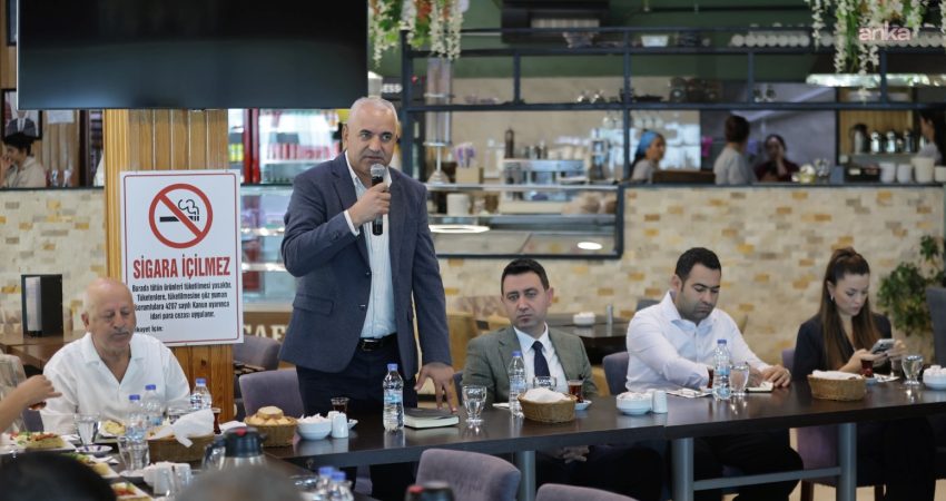 Bayraklı Belediyesinden amatör spor kulüplerine 3 milyon liralık destek Spor yatırımları ve sporculara yönelik destekleriyle çalışmalarını sürdüren Bayraklı Belediyesi,