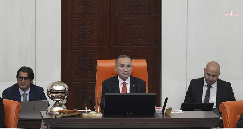 Bekir Bozdağ, TBMM Başkanvekilliği görevinden sağlık sorunları nedeniyle istifa etti.