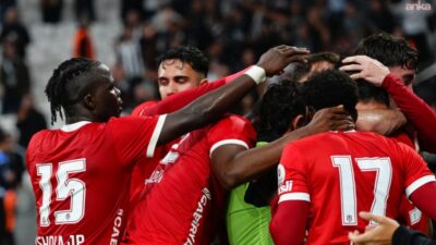 Trendyol Süper Lig'in 9. haftasında Beşiktaş, sahasında ağırladığı İstanbul Başakşehir'i