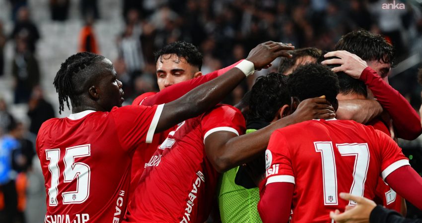 Trendyol Süper Lig'in 9. haftasında Beşiktaş, sahasında ağırladığı İstanbul Başakşehir'i
