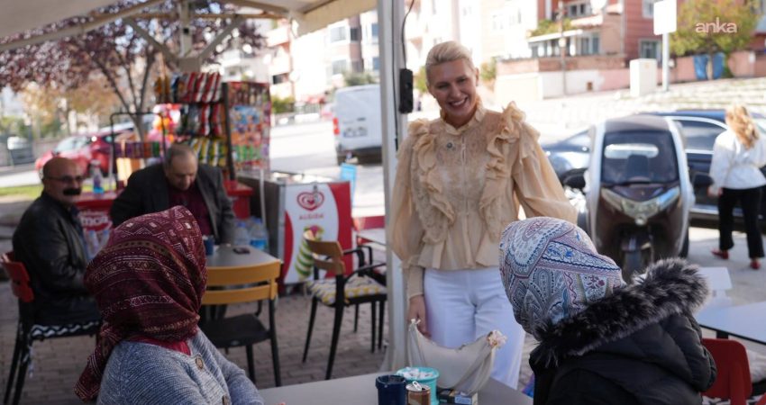 Bilecik Belediye Başkanı Melek Mızrak Subaşı, Hürriyet Mahallesi ziyaretinde vatandaşların