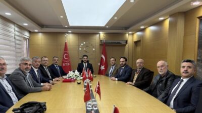 Birleşik Kamu-İş Konfederasyonu Genel Başkanı Orhan Yıldırım ve beraberindeki heyet,