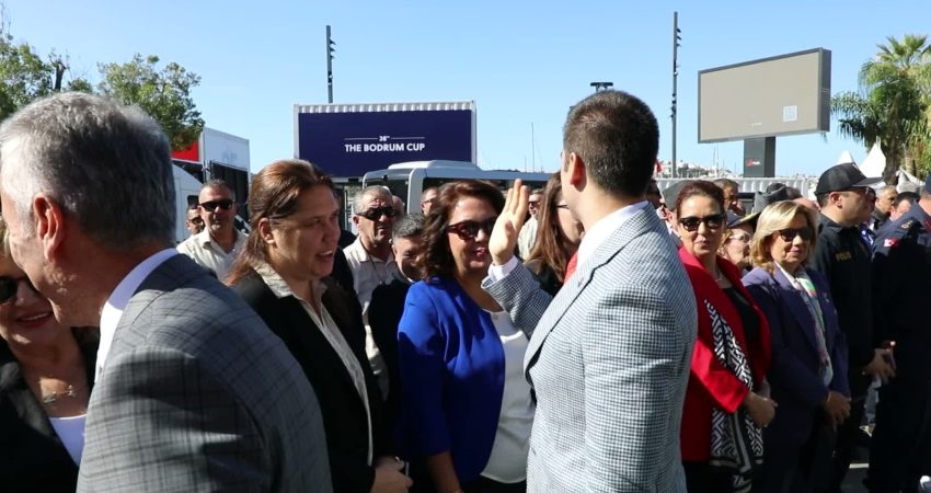 Bodrum Belediye Başkanı Mandalinci: “56 mahalle muhtarımızla 7’den 77’ye tüm bireylerimize ulaşıyoruz” Bodrum Belediye Başkanı Tamer Mandalinci, 19 Ekim Muhtarlar Günü dolayısıyla