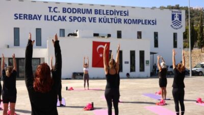 Bodrum Belediyesi Serbay Ilıcak Spor ve Kültür Kompleksi'nde düzenlenen pilates