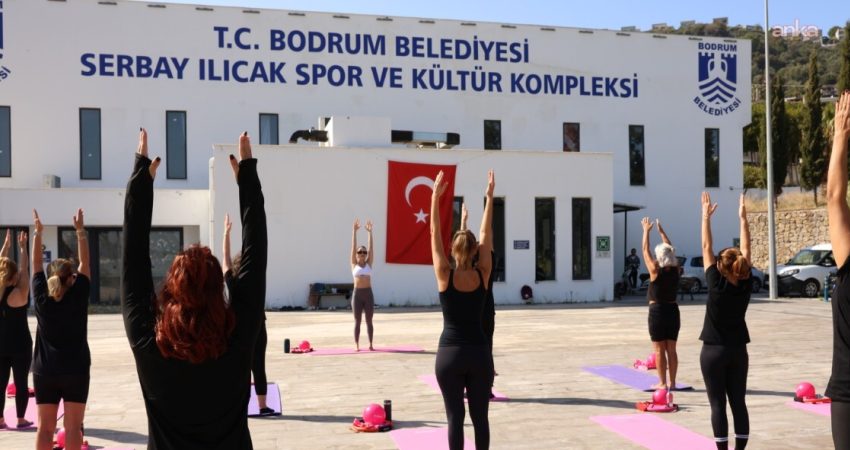 Bodrum Belediyesi Serbay Ilıcak Spor ve Kültür Kompleksi'nde düzenlenen pilates