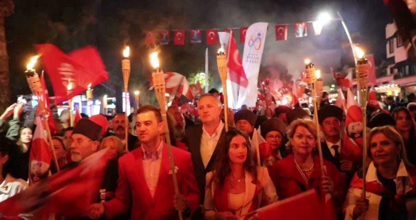 Bodrum Belediyesi tarafından Bodrum Belediye Meydanı ile Turgutreis Atatürk Meydanı’nda