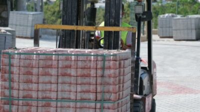 Bodrum Belediyesi, ilçe genelinde uygun cadde ve sokaklarda beton kilit