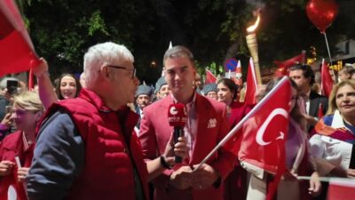 Bodrum’da 29 Ekim Cumhuriyet Bayramı kutlamaları kapsamında düzenlenen fener alayı,