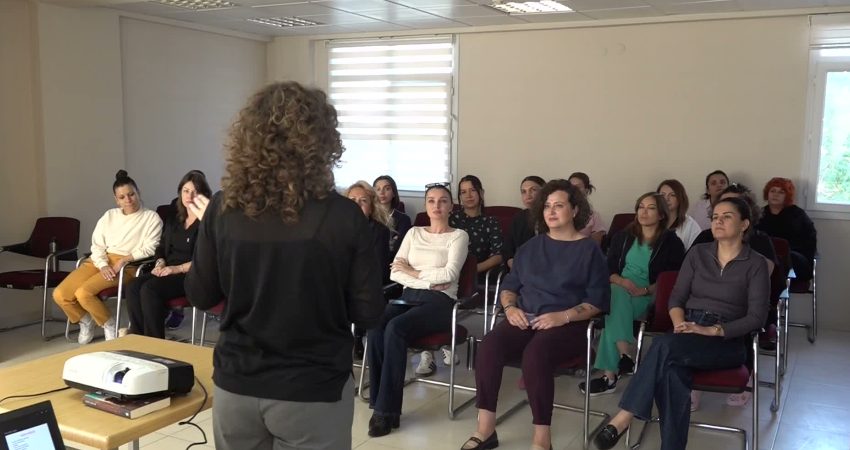 Bornova Belediyesi’nden kadın sağlığı semineri Bornova Belediyesi'nin, İzmir genelinde hayata geçirilen "Eşit İzmir" ve "Sağlıklı