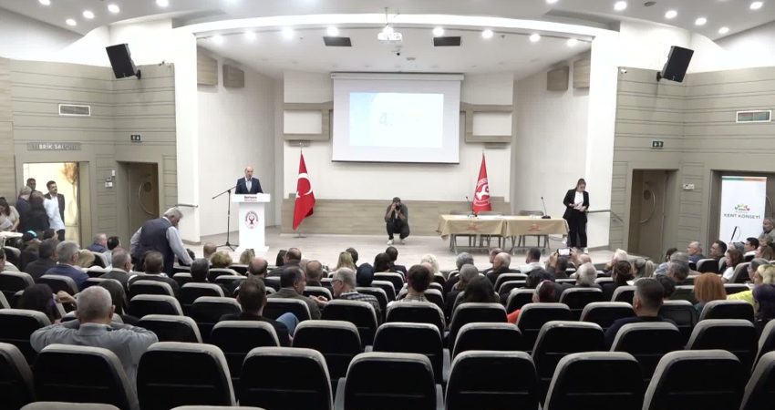 Bornova Kent Konseyi’nde Doğan Baran Mengüş yeniden başkanlığa seçildi Bornova Kent Konseyi Olağan Genel Kurulu’nda güven tazeleyerek yeniden başkanlığa