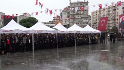 Bornova, 29 Ekim Cumhuriyet Bayramı’nın 103. yıl dönümünü meydanlara ve
