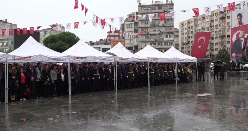Bornova, 29 Ekim Cumhuriyet Bayramı’nın 103. yıl dönümünü meydanlara ve