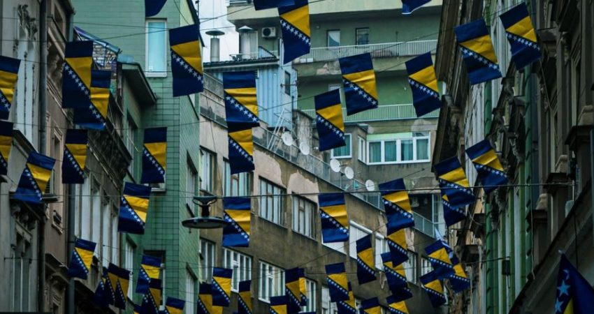 Bosna Hersek'te yapılan genel seçimlerin resmi olmayan ilk sonuçlarına göre,