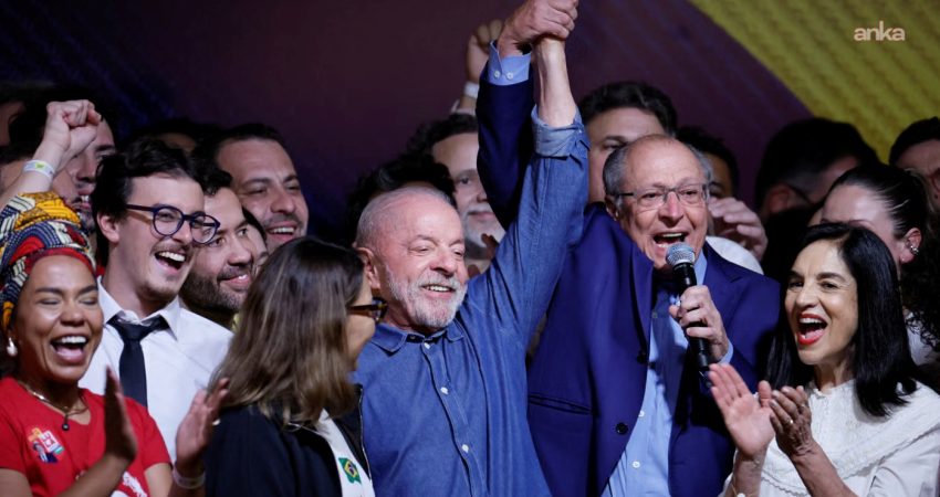Brezilya'da Devlet Başkanı seçiminin ikinci turunu kazanan Luiz Inacio Lula